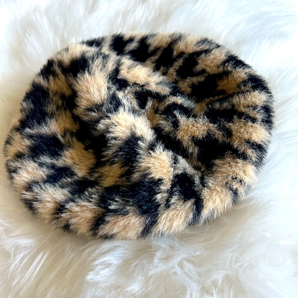 Dollskill Houndstooth Beret Neutral Black Hat Fuzzy